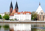 Frankfurt (Oder): Blick über die Oder, Musikschule, Friedenskirche und Konzerthalle